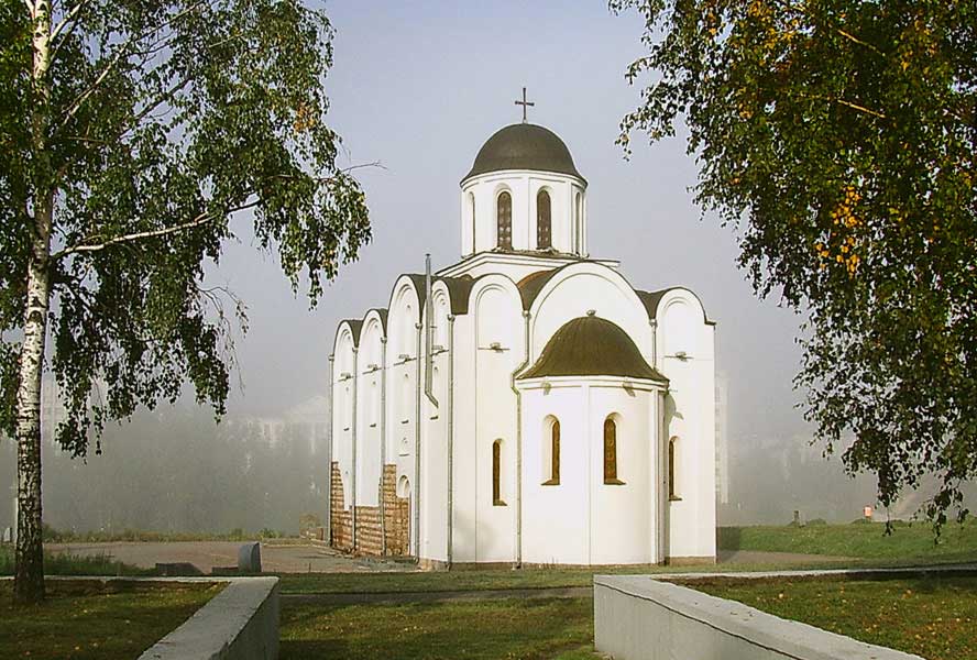 Витебск. Церковь Благовещения Пресвятой Богородицы. общий вид в ландшафте