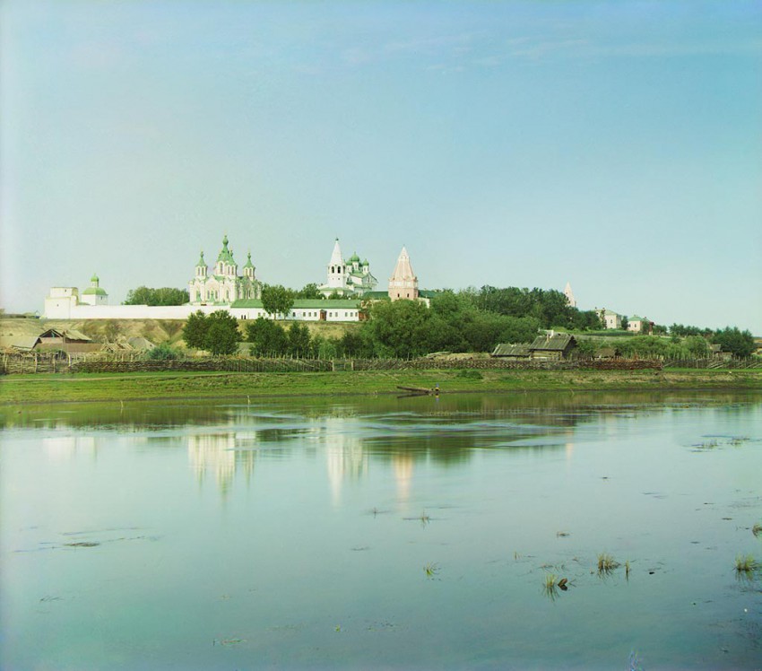 Далматовский Успенский мужской монастырь, Далматово (Далматовский район, Курганская область). архивная фотография, Вид от р. Исети. 1912, фотография Прокудина-Горского С сайта http://www.ps-spb2008.narod.ru/ur_dalmatov1.htm