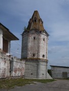 Далматовский Успенский мужской монастырь, Юго-восточная башня имеет значительный наклон, Далматово, Далматовский район, Курганская область