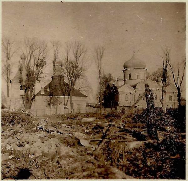 Церковь Бориса и Глеба, Могилёв (Могилёв, город, Беларусь, Могилёвская область). архивная фотография, Церковь слева. Фото 1941 г. с аукциона e-bay.de 