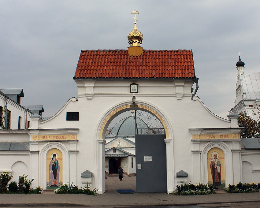 Никольский монастырь, Могилёв (Могилёв, город, Беларусь, Могилёвская область). дополнительная информация, Ворота монастыря