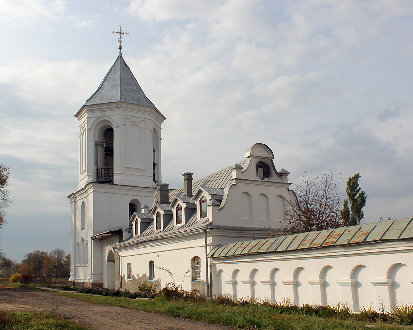 Могилёв. Никольский монастырь. дополнительная информация, Вид на звонницу и церковный дом