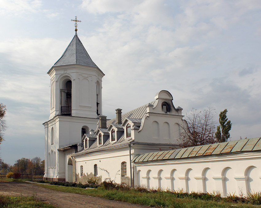 Никольский монастырь, Могилёв (Могилёв, город, Беларусь, Могилёвская область). дополнительная информация, Вид на звонницу и церковный дом