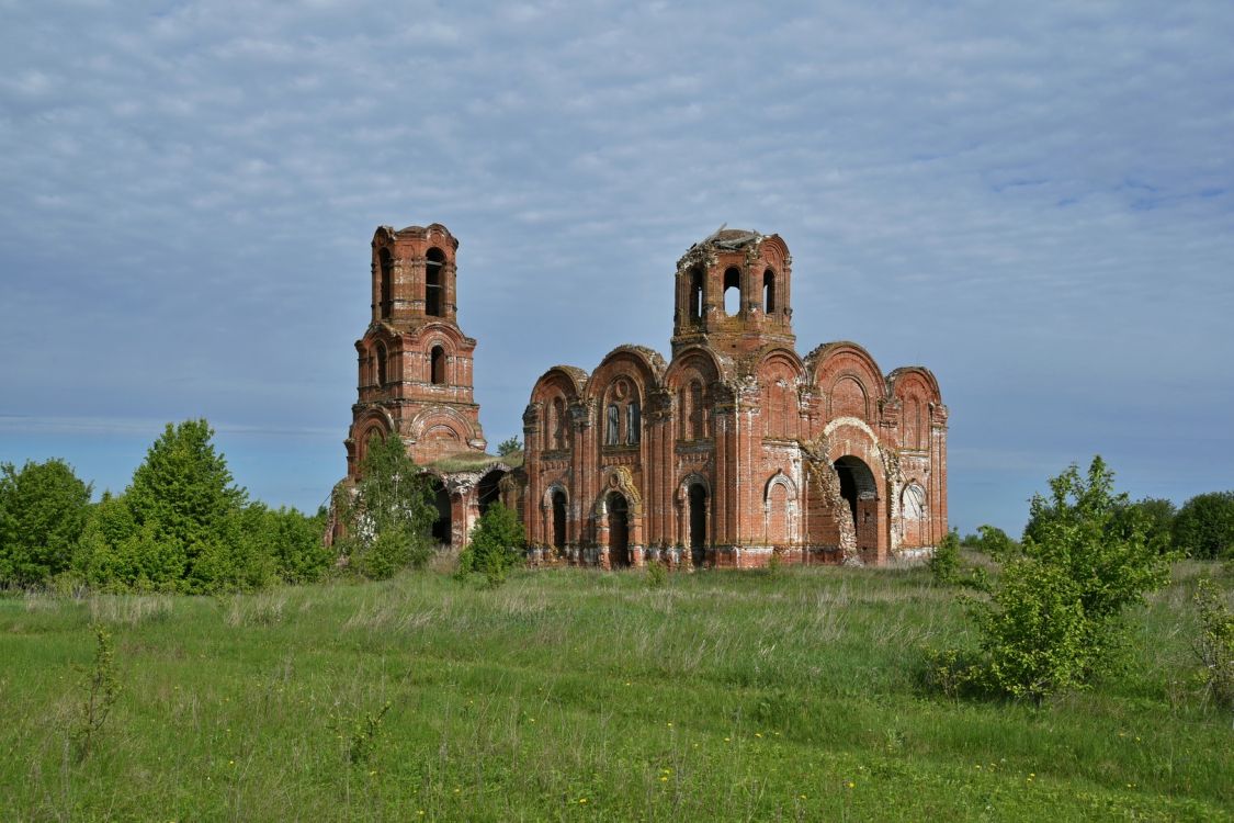 Церковь Михаила Архангела, Салмановка, урочище (Вадинский район, Пензенская область). общий вид в ландшафте, Общий вид с юго-востока