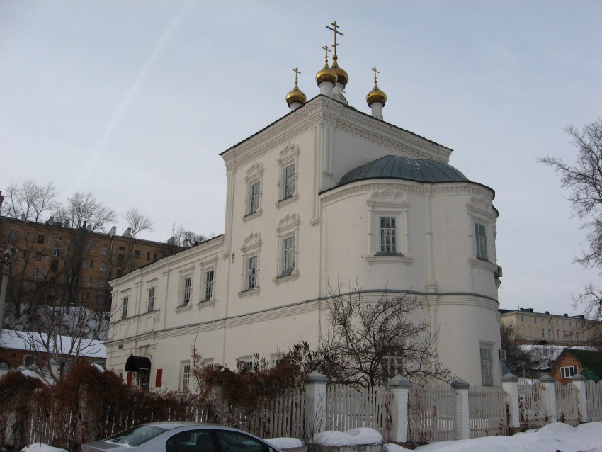 Пенза. Спасо-Преображенский мужской монастырь (городской). Церковь Спаса Преображения. общий вид в ландшафте