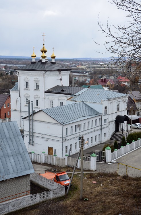 Спасо-Преображенский мужской монастырь (городской). Церковь Преображения Господня, Пенза (Пенза, город, Пензенская область). общий вид в ландшафте
