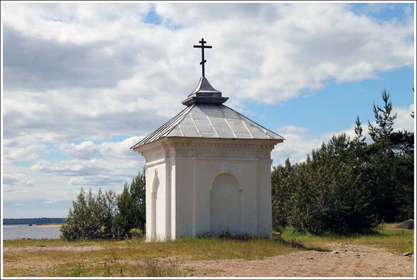 Рождества Пресвятой Богородицы Коневский монастырь. Часовня Николая Чудотворца, Коневец, остров (Приозерский район, Ленинградская область). фасады