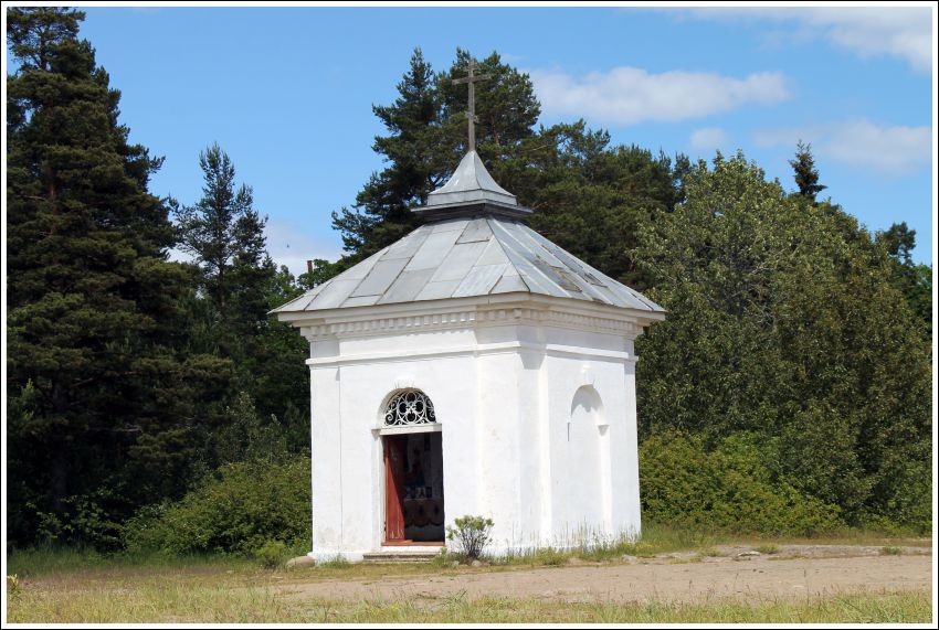 Коневец, остров. Рождества Пресвятой Богородицы Коневский монастырь. Часовня Николая Чудотворца. фасады