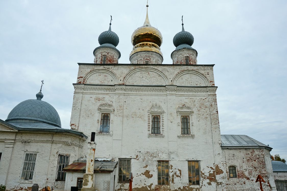 Николо-Тихонов Лухский монастырь. Церковь Воздвижения Креста Господня с трапезной церковью Смоленской иконы Божией Матери, Тимирязево (Лухский район, Ивановская область). архитектурные детали