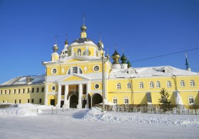 Введеньё. Николо-Шартомский мужской монастырь. Церковь Спаса Преображения