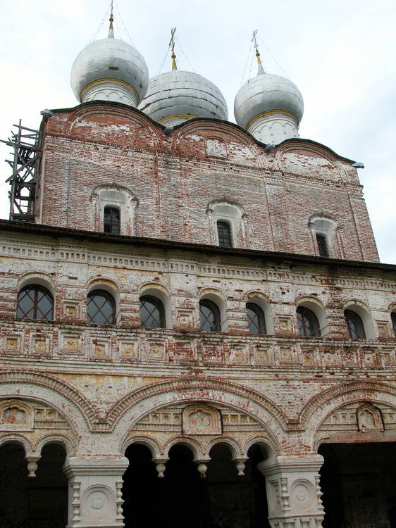 Борисоглебский. Борисоглебский монастырь. Церковь Сергия Радонежского. архитектурные детали, Сергиевская надвратная церковь