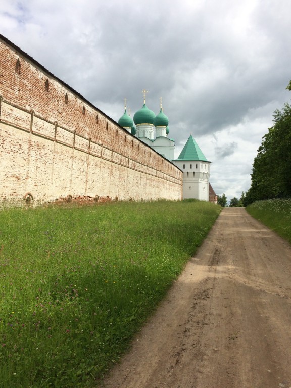 Борисоглебский. Борисоглебский монастырь. Церковь Сергия Радонежского. фасады