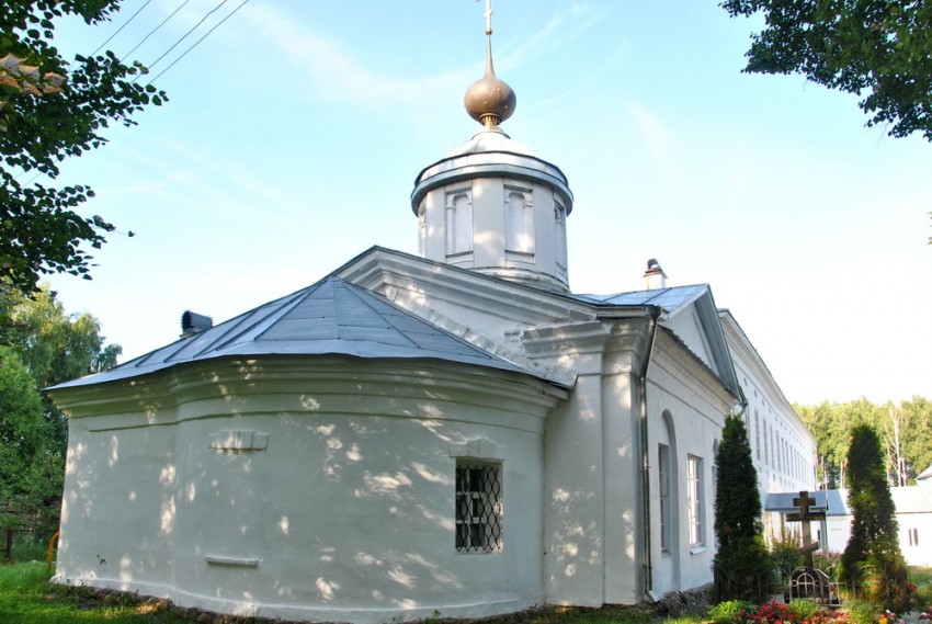 Некрасовское. Николо-Бабаевский монастырь. Церковь Иоанна Златоуста. фасады