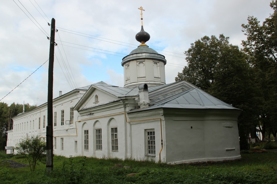 Николо-Бабаевский монастырь. Церковь Иоанна Златоуста, Некрасовское (Некрасовский район, Ярославская область). фасады