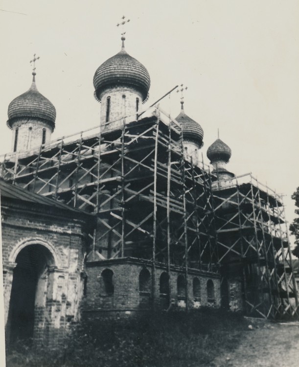 Переславль-Залесский. Никитский монастырь. Собор Никиты мученика. документальные фотографии