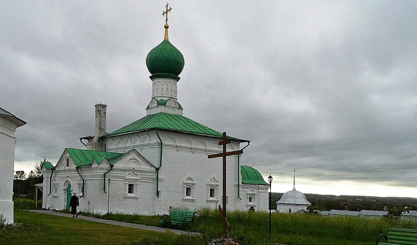 Переславль-Залесский. Троицкий Данилов монастырь. Церковь Всех Святых. фасады