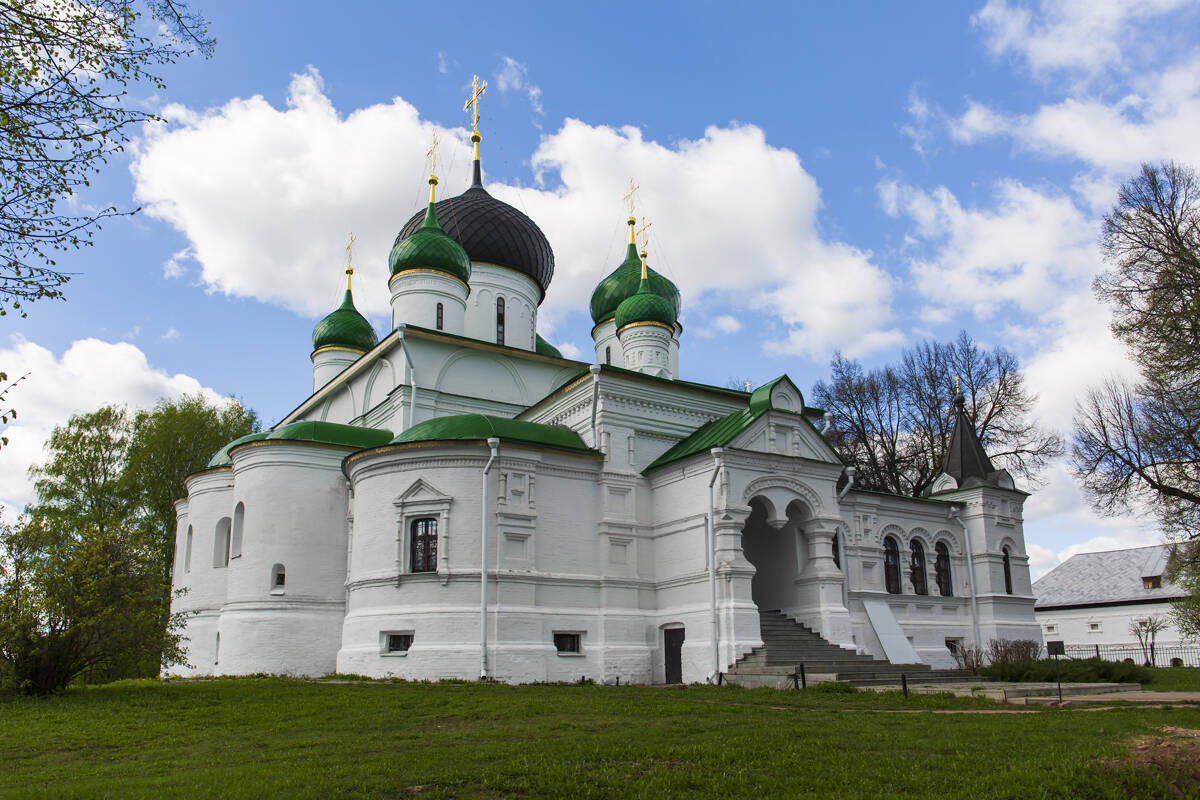 Переславль-Залесский. Феодоровский монастырь. Собор Феодора Стратилата. фасады