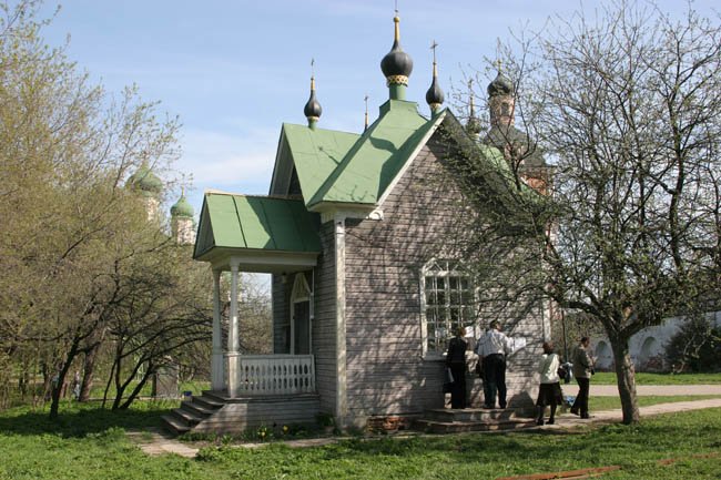 Переславль-Залесский. Горицкий Успенский монастырь. Часовня Покрова Пресвятой Богородицы из деревни Старово. фасады