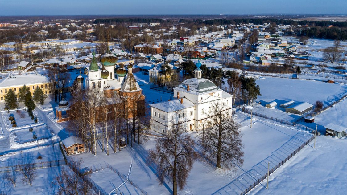 Авраамиев Богоявленский монастырь. Церковь Введения во храм Пресвятой Богородицы, Ростов Великий (Ростовский район, Ярославская область). фасады