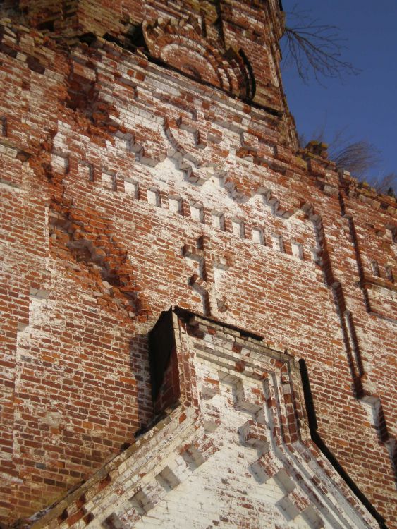 Церковь Тихвинской иконы Божией Матери, Ламерье (Крестецкий район, Новгородская область). архитектурные детали