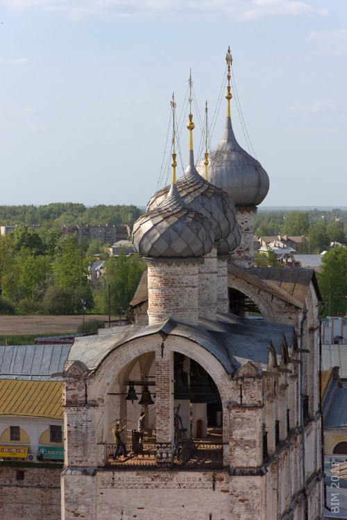 Ростов. Митрополичий двор. Церковь Входа Господня в Иерусалим в звоннице. архитектурные детали