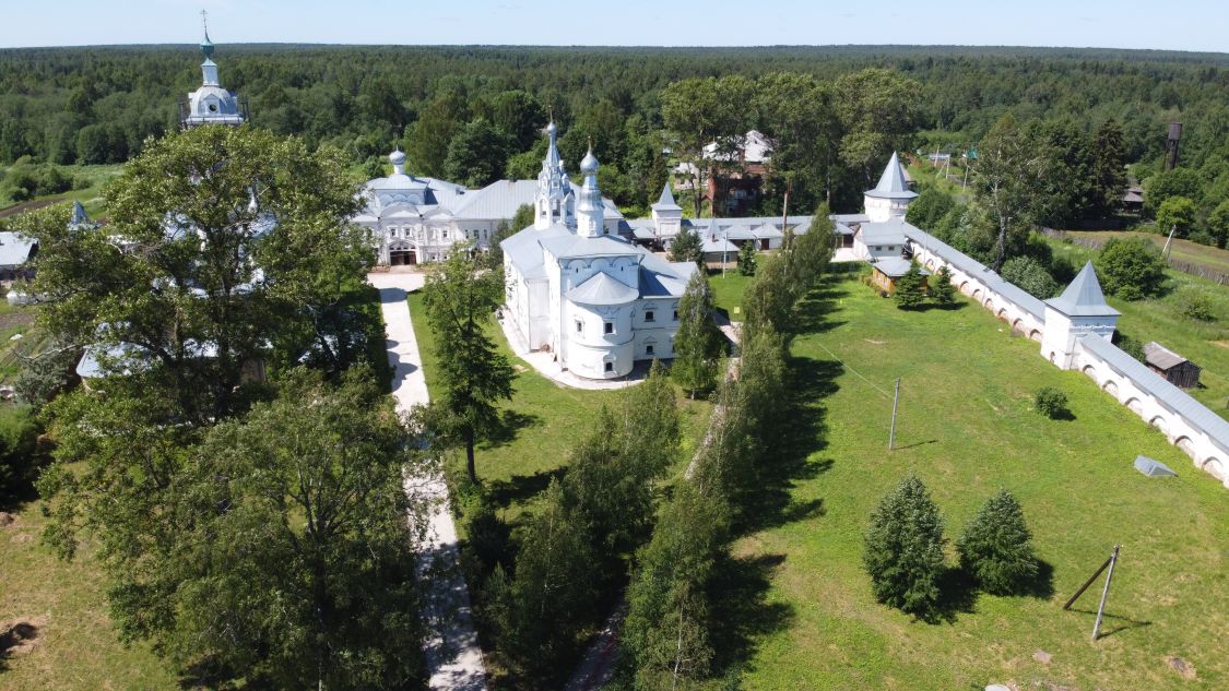 Улейма. Николо-Улейминский монастырь. Собор Николая Чудотворца. общий вид в ландшафте