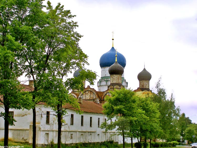 Углич. Богоявленский монастырь. фасады