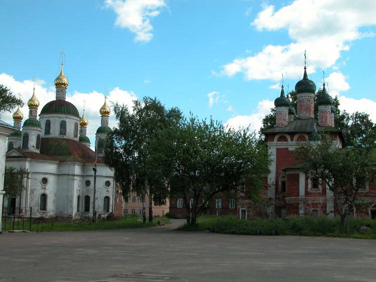 Углич. Богоявленский монастырь. фасады