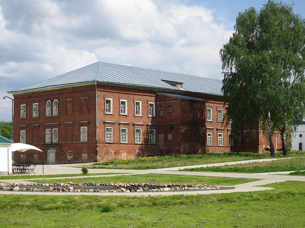 Богоявленский монастырь, Углич (Угличский район, Ярославская область). дополнительная информация, Келейный корпус (1895 г.)