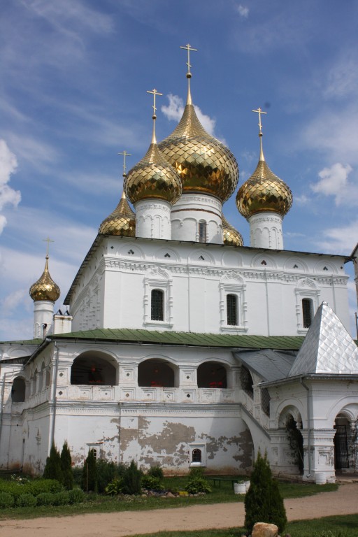 Углич. Воскресенский монастырь. Собор Воскресения Христова. фасады