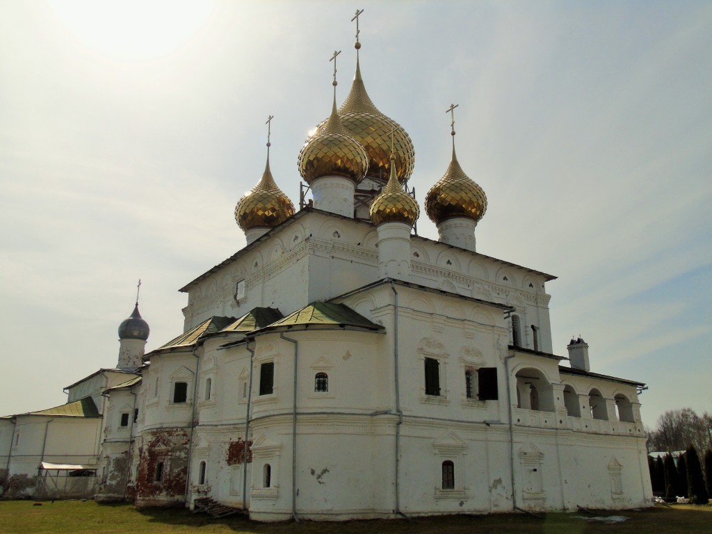 Углич. Воскресенский монастырь. Собор Воскресения Христова. фасады