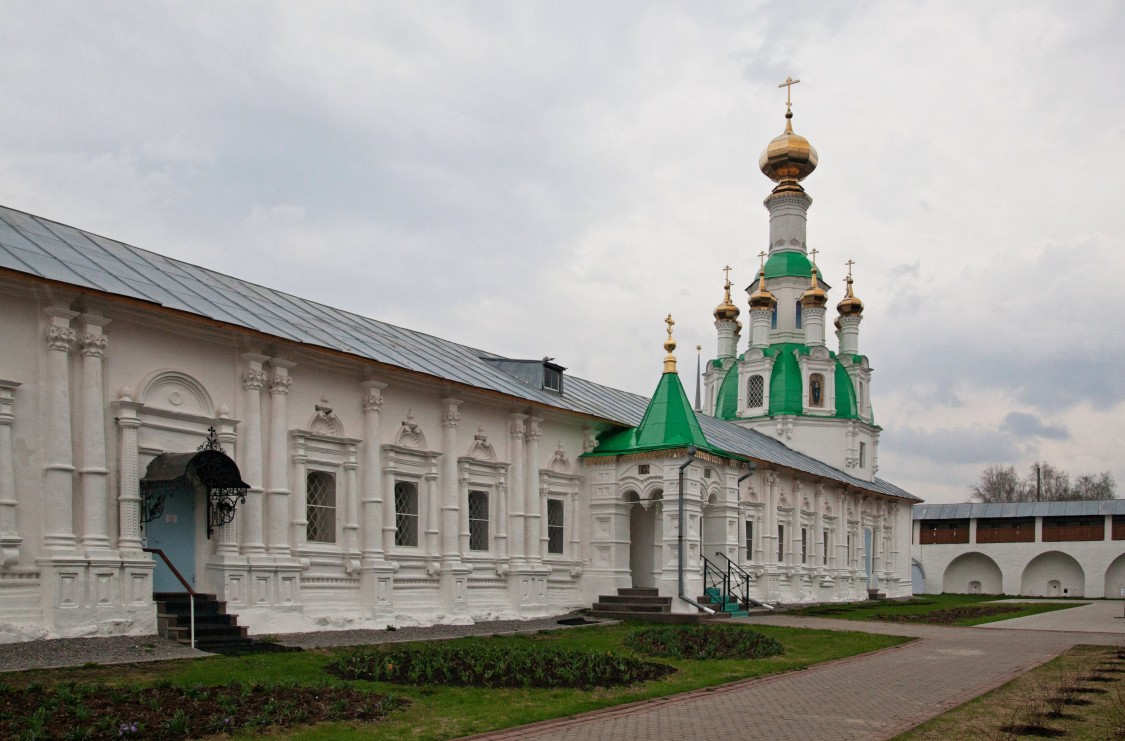 Толга. Введенский Толгский женский монастырь. Церковь Спаса Нерукотворного Образа. фасады