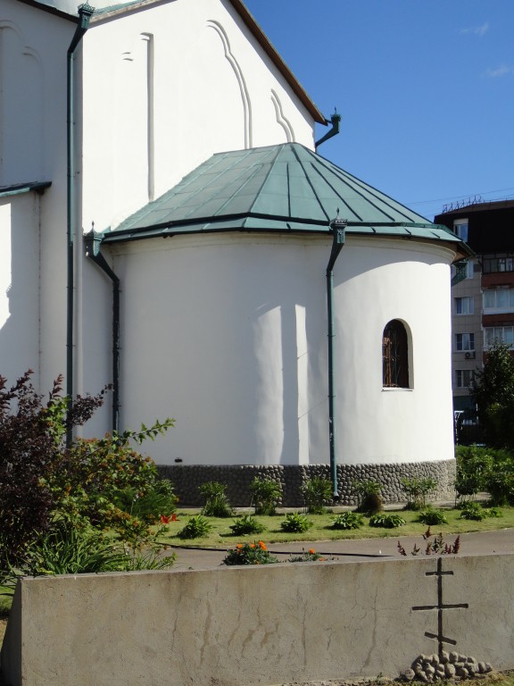 Церковь Ксении Петербургской, Клин (Клинский городской округ, Московская область). архитектурные детали, Апсида храма.