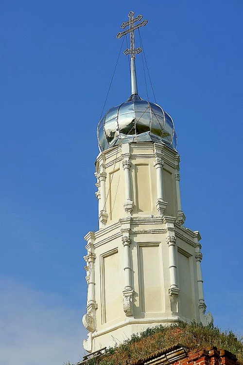 Церковь Михаила Архангела, Злобино (Каширский городской округ, Московская область). архитектурные детали, Отреставрированная маковка купола храма.