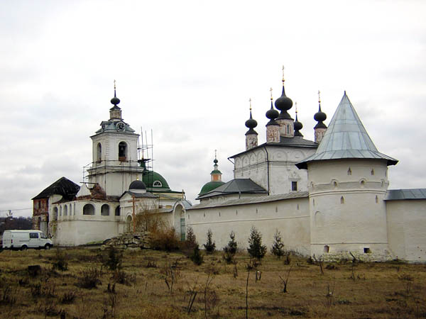 Ступино. Троицкий Белопесоцкий монастырь. фасады