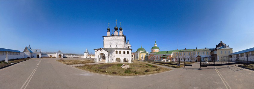 Ступино. Троицкий Белопесоцкий монастырь. общий вид в ландшафте