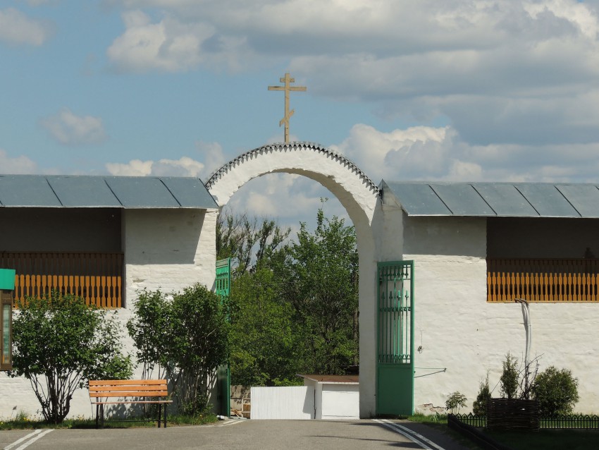 Ступино. Троицкий Белопесоцкий монастырь. дополнительная информация, Ворота (проломные)