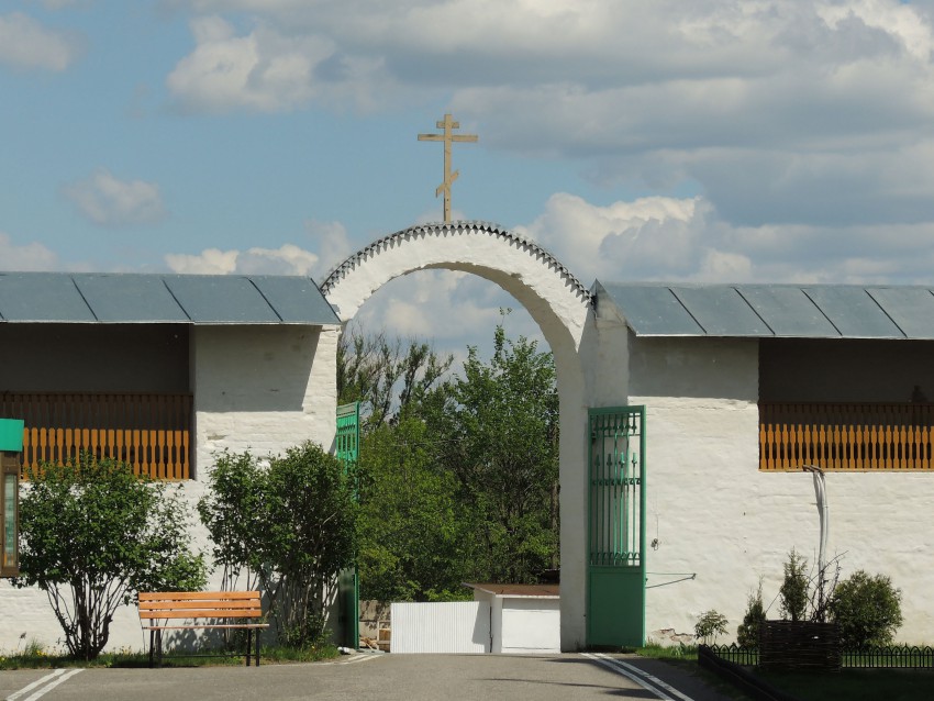 Троицкий Белопесоцкий монастырь, Ступино (Ступинский городской округ, Московская область). дополнительная информация, Ворота (проломные)