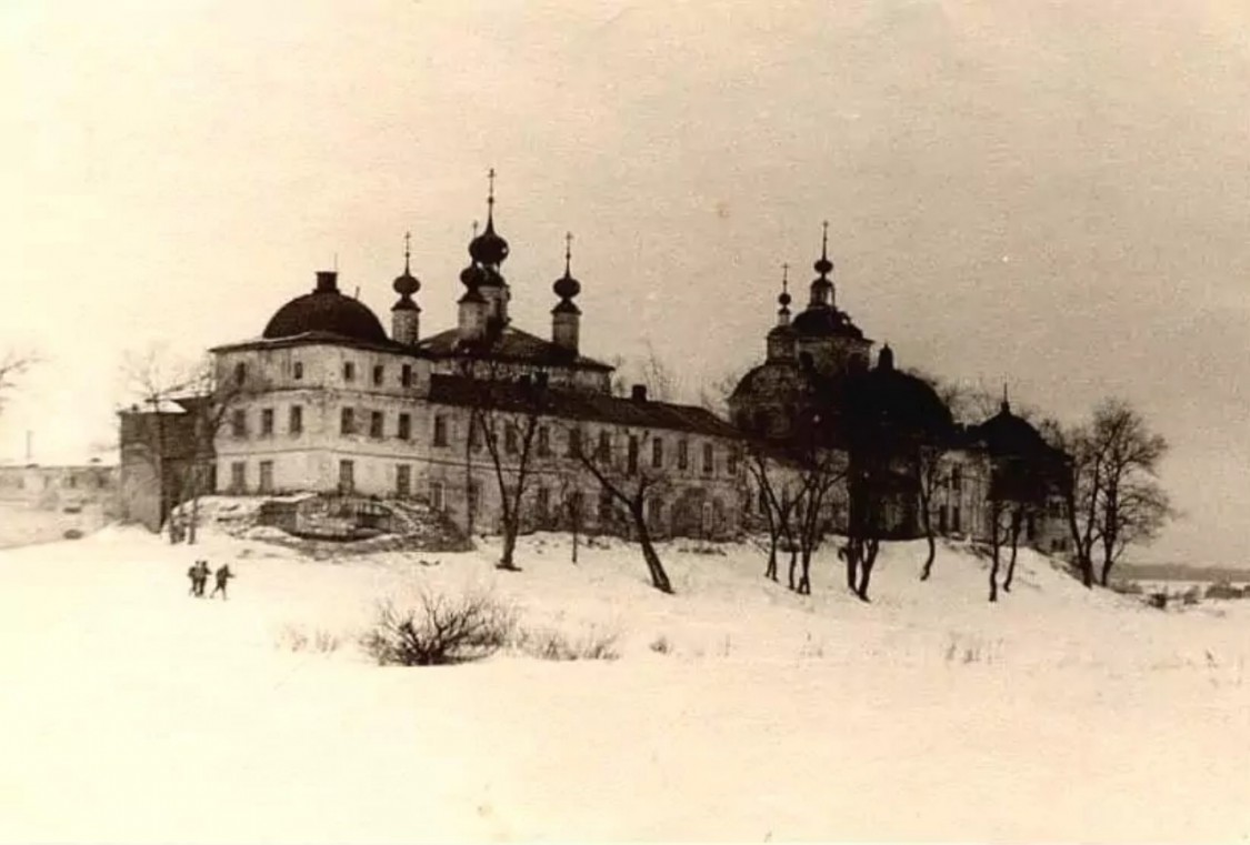 Ступино. Троицкий Белопесоцкий монастырь. архивная фотография