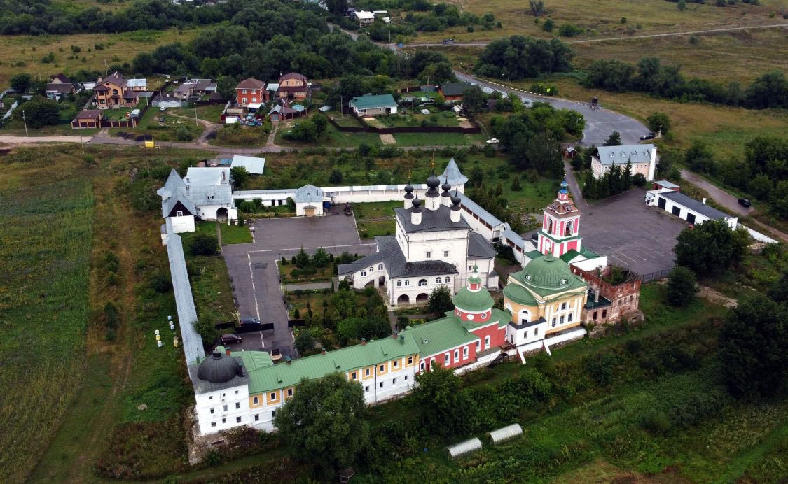 Троицкий Белопесоцкий монастырь, Ступино (Ступинский городской округ, Московская область). общий вид в ландшафте