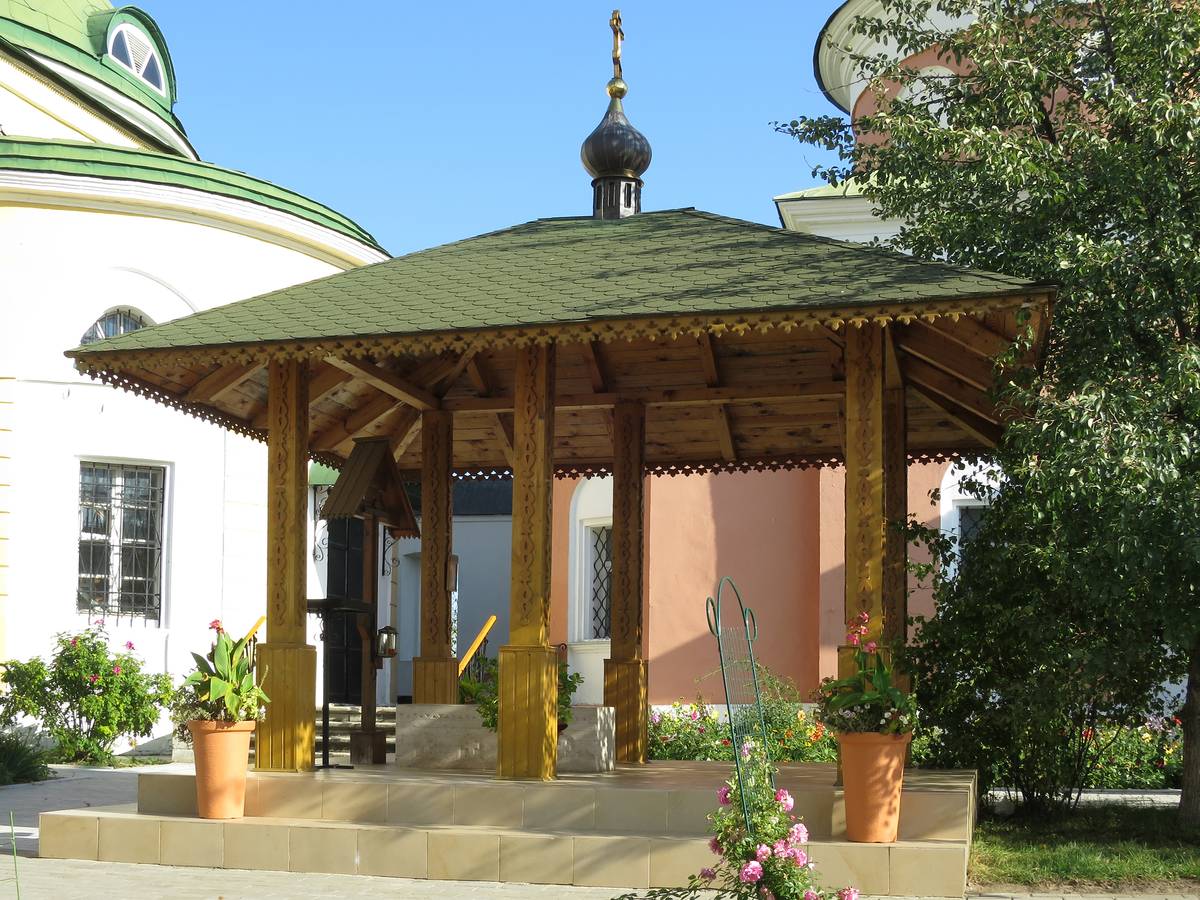 Сень над могилой Владимира Белопесоцкого, дополнительная информация. Троицкий Белопесоцкий монастырь, Ступино (Ступинский городской округ, Московская область)