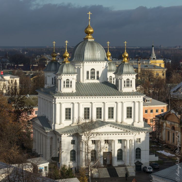 Ярославль. Казанский монастырь. Собор Казанской иконы Божией Матери. общий вид в ландшафте, С театра им. Федора Волкова