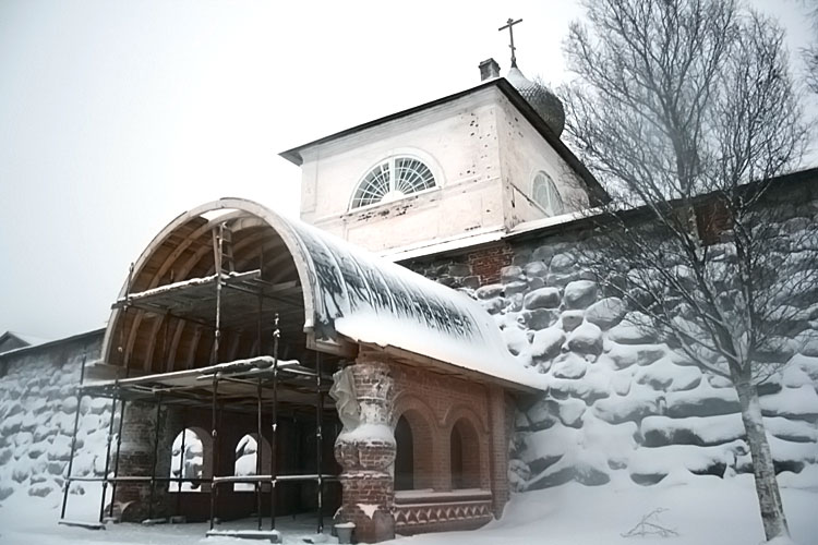 Соловецкий. Спасо-Преображенский Соловецкий монастырь. Церковь Благовещения Пресвятой Богородицы. дополнительная информация, Святые ворота