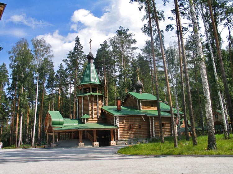 Монастырь Святых Царственных страстотерпцев. Церковь Царственных страстотерпцев, Ганина Яма (Екатеринбург (МО город Екатеринбург), Свердловская область). фасады