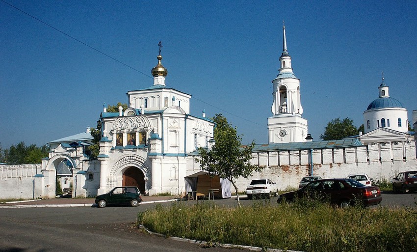 Верхотурье. Николаевский мужской монастырь. Церковь Симеона и Анны. общий вид в ландшафте