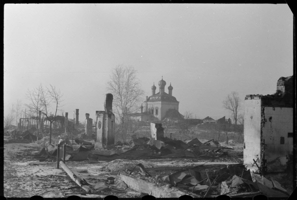 Вязьма. Церковь Спаса Преображения. архивная фотография, кадр немецкой кинохроники