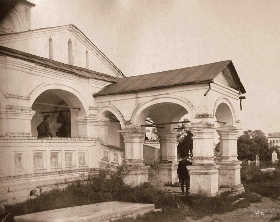 Воскресенский монастырь. Собор Воскресения Христова, Муром (Муромский район и г. Муром, Владимирская область). архивная фотография, Западное крыльцо. Фото И.Ф. Барщевского, 1889 г. 