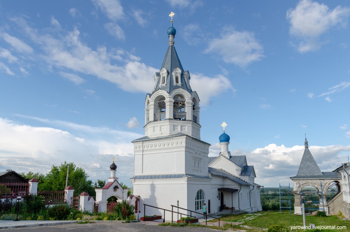 Муром. Воскресенский монастырь. Церковь Введения во храм Пресвятой Богородицы. фасады