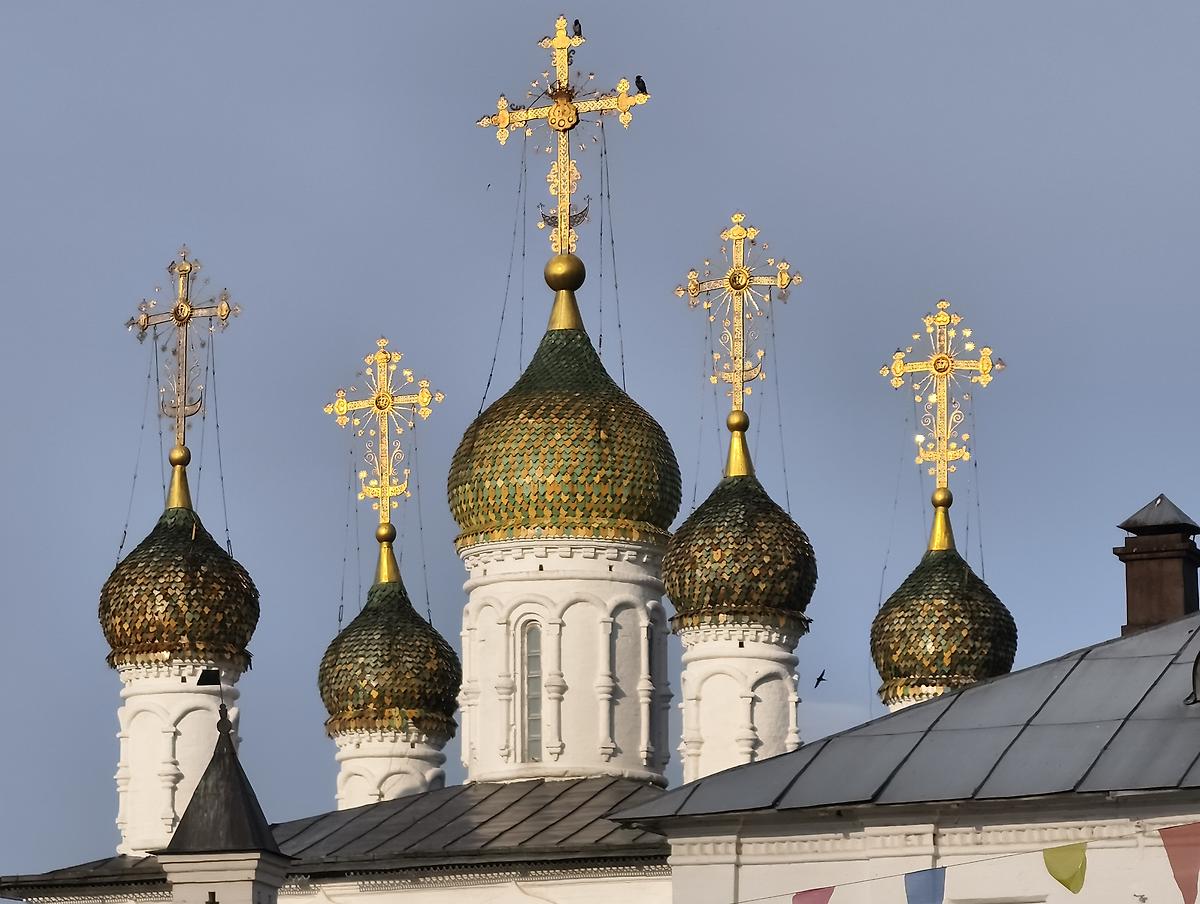 Главки и кресты храма., архитектурные детали. Сретенский женский монастырь. Церковь Сретения Господня, Гороховец (Гороховецкий район, Владимирская область)
