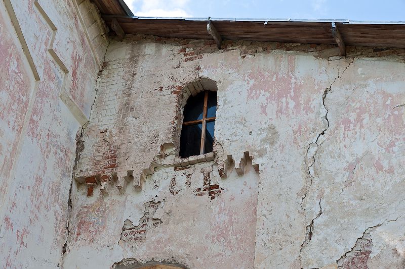 Юношеское. Троицкий Павло-Обнорский мужской монастырь. Церковь Успения Пресвятой Богородицы. архитектурные детали